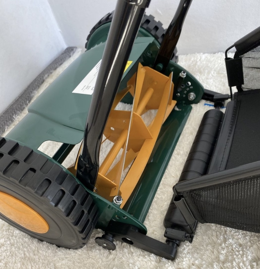 gazonokosilka-mekxanicheskaia-ruchnaia-lider-gss30-b-30cm