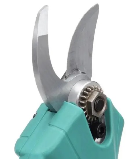 besprovodnoi-elektricheskii-sekator-s-akkumuliatorom-domotec-68v